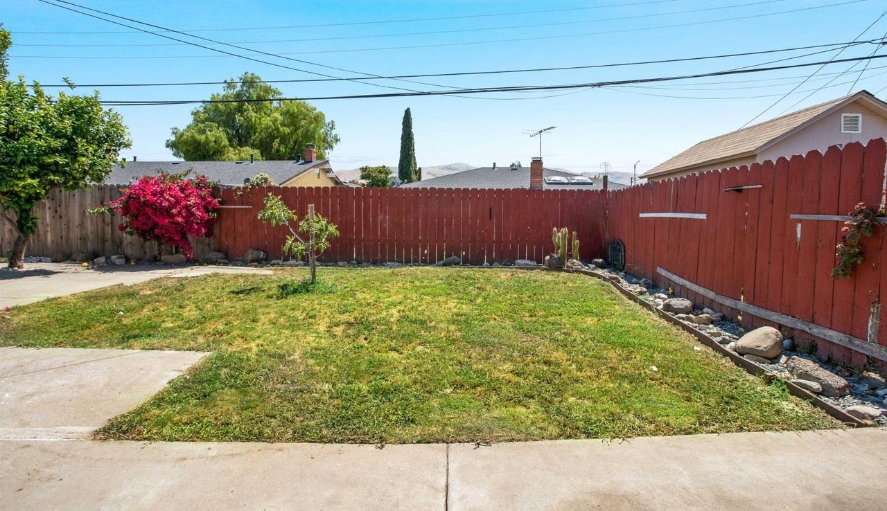 Detail Gallery Image 9 of 10 For 43638 Montrose Ave, Fremont,  CA 94538 - 4 Beds | 2 Baths