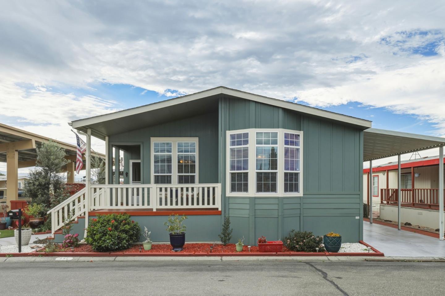 Detail Gallery Image 3 of 24 For 1225 Vienna Dr #141,  Sunnyvale,  CA 94089 - 3 Beds | 2 Baths