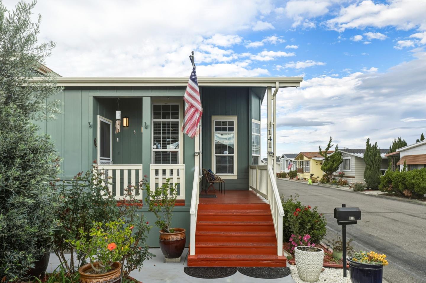 Detail Gallery Image 4 of 24 For 1225 Vienna Dr #141,  Sunnyvale,  CA 94089 - 3 Beds | 2 Baths