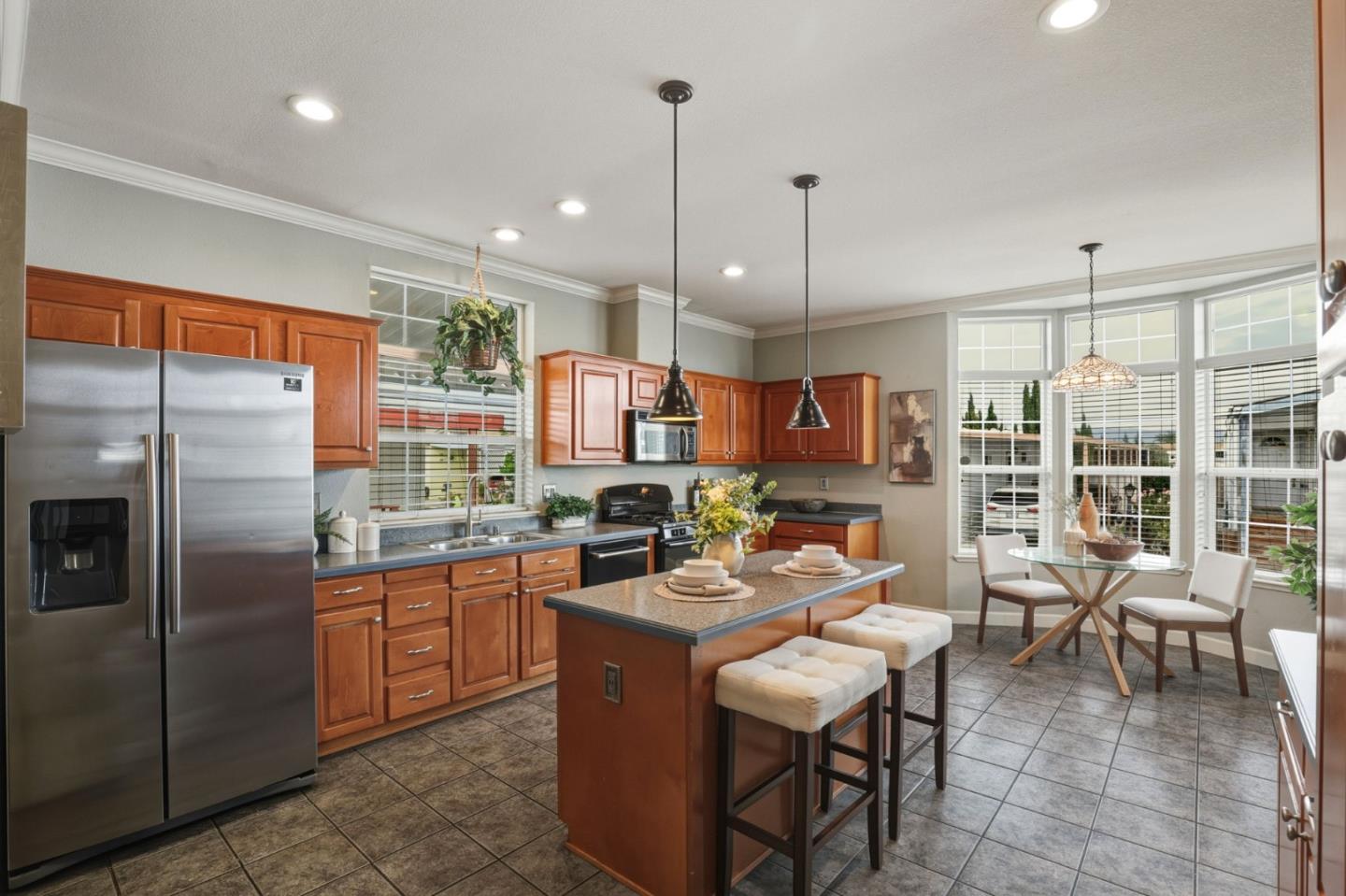 Detail Gallery Image 8 of 24 For 1225 Vienna Dr #141,  Sunnyvale,  CA 94089 - 3 Beds | 2 Baths