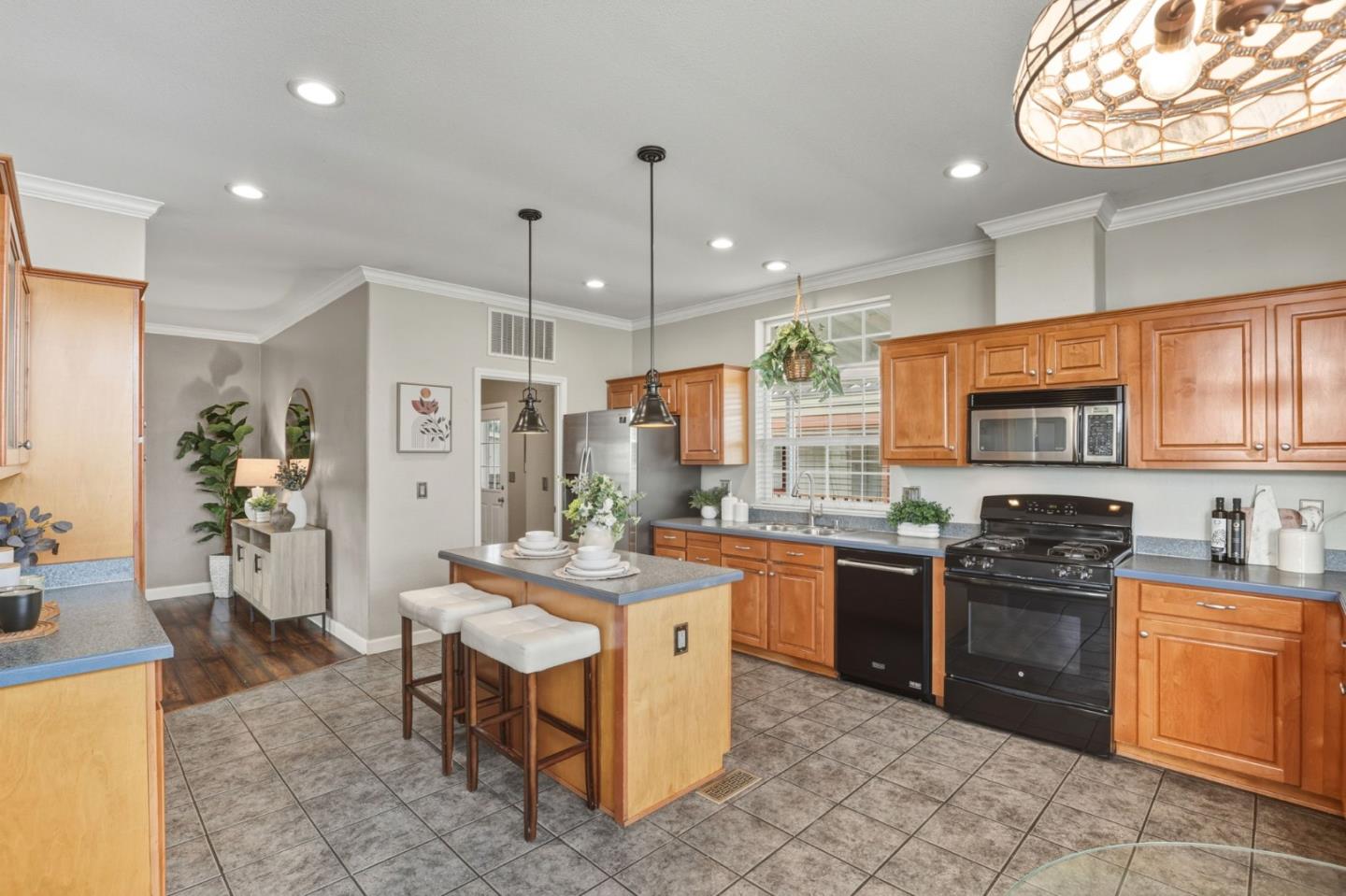 Detail Gallery Image 9 of 24 For 1225 Vienna Dr #141,  Sunnyvale,  CA 94089 - 3 Beds | 2 Baths