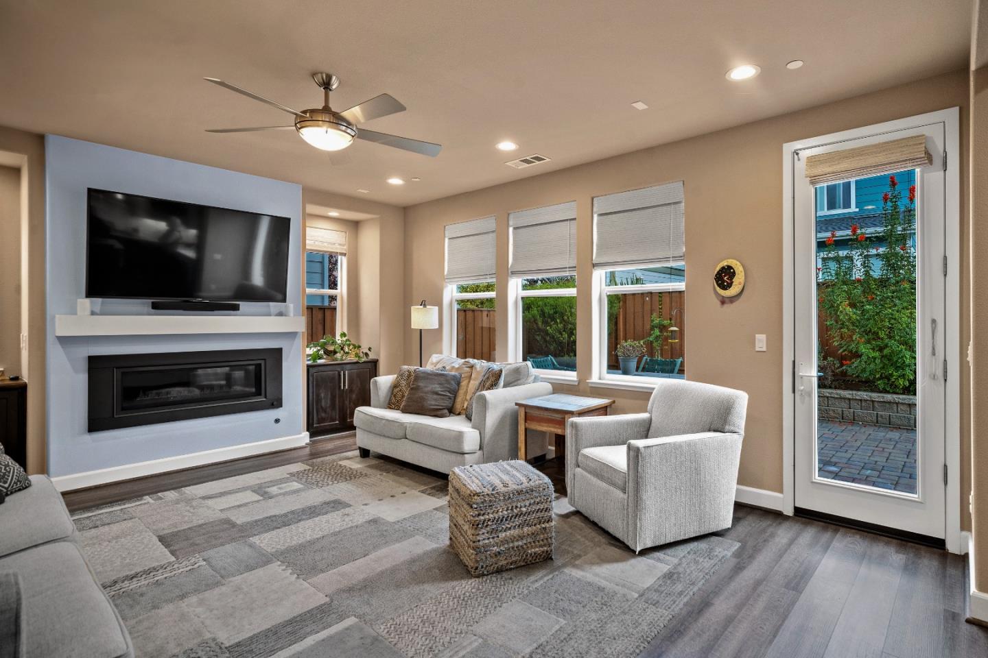 Detail Gallery Image 15 of 48 For 2760 Bungalow Dr, Marina,  CA 93933 - 3 Beds | 2/1 Baths