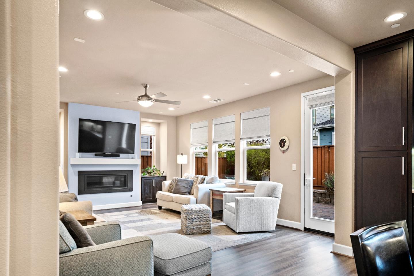 Detail Gallery Image 18 of 48 For 2760 Bungalow Dr, Marina,  CA 93933 - 3 Beds | 2/1 Baths