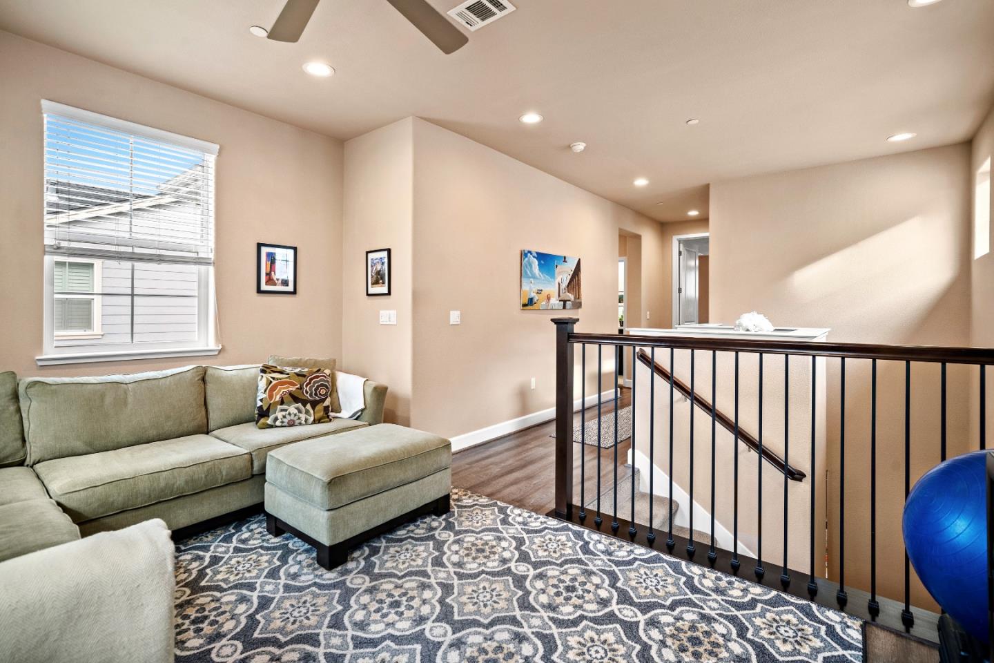 Detail Gallery Image 20 of 48 For 2760 Bungalow Dr, Marina,  CA 93933 - 3 Beds | 2/1 Baths