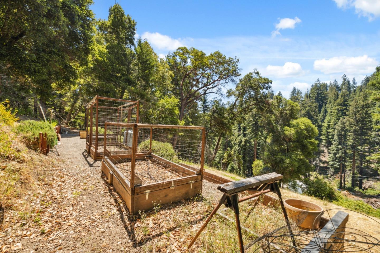 Detail Gallery Image 37 of 61 For 716 Dry Well Rd, Boulder Creek,  CA 95006 - 4 Beds | 2/1 Baths