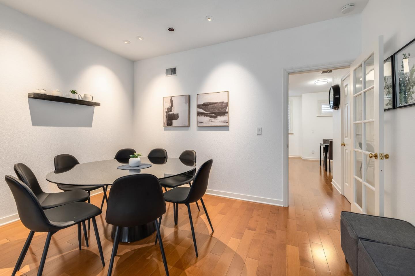 Detail Gallery Image 10 of 41 For 3421 El Camino Real #11,  Menlo Park,  CA 94027 - 3 Beds | 3/1 Baths