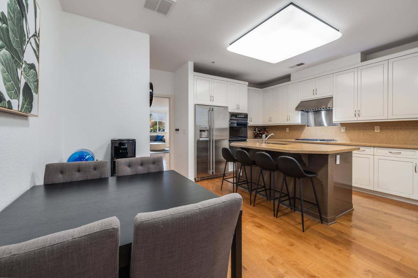 Detail Gallery Image 15 of 41 For 3421 El Camino Real #11,  Menlo Park,  CA 94027 - 3 Beds | 3/1 Baths