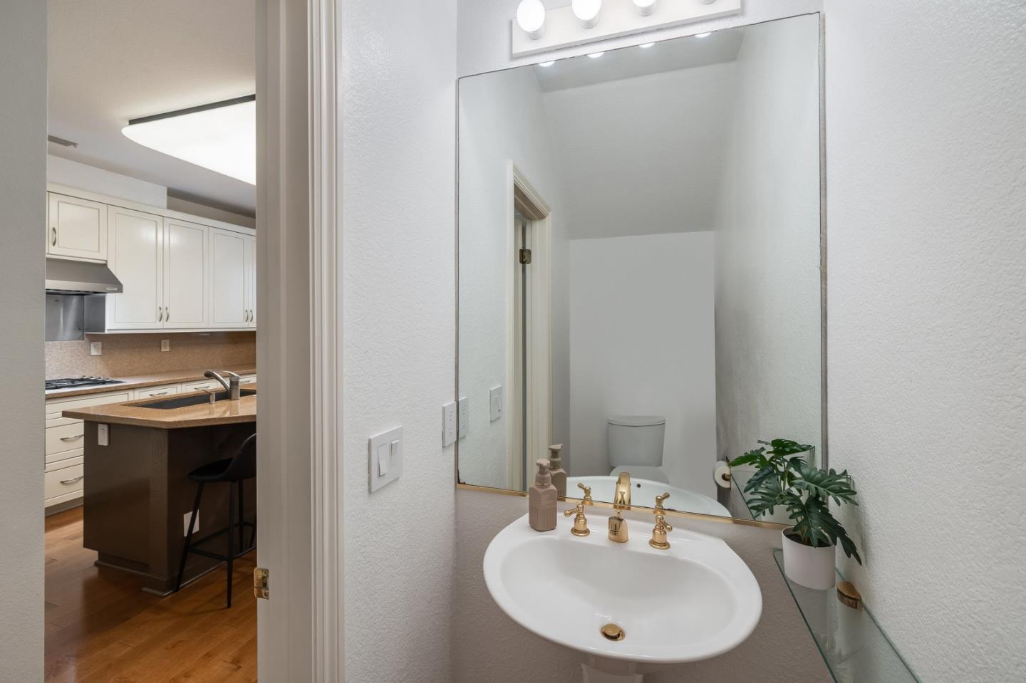 Detail Gallery Image 17 of 41 For 3421 El Camino Real #11,  Menlo Park,  CA 94027 - 3 Beds | 3/1 Baths