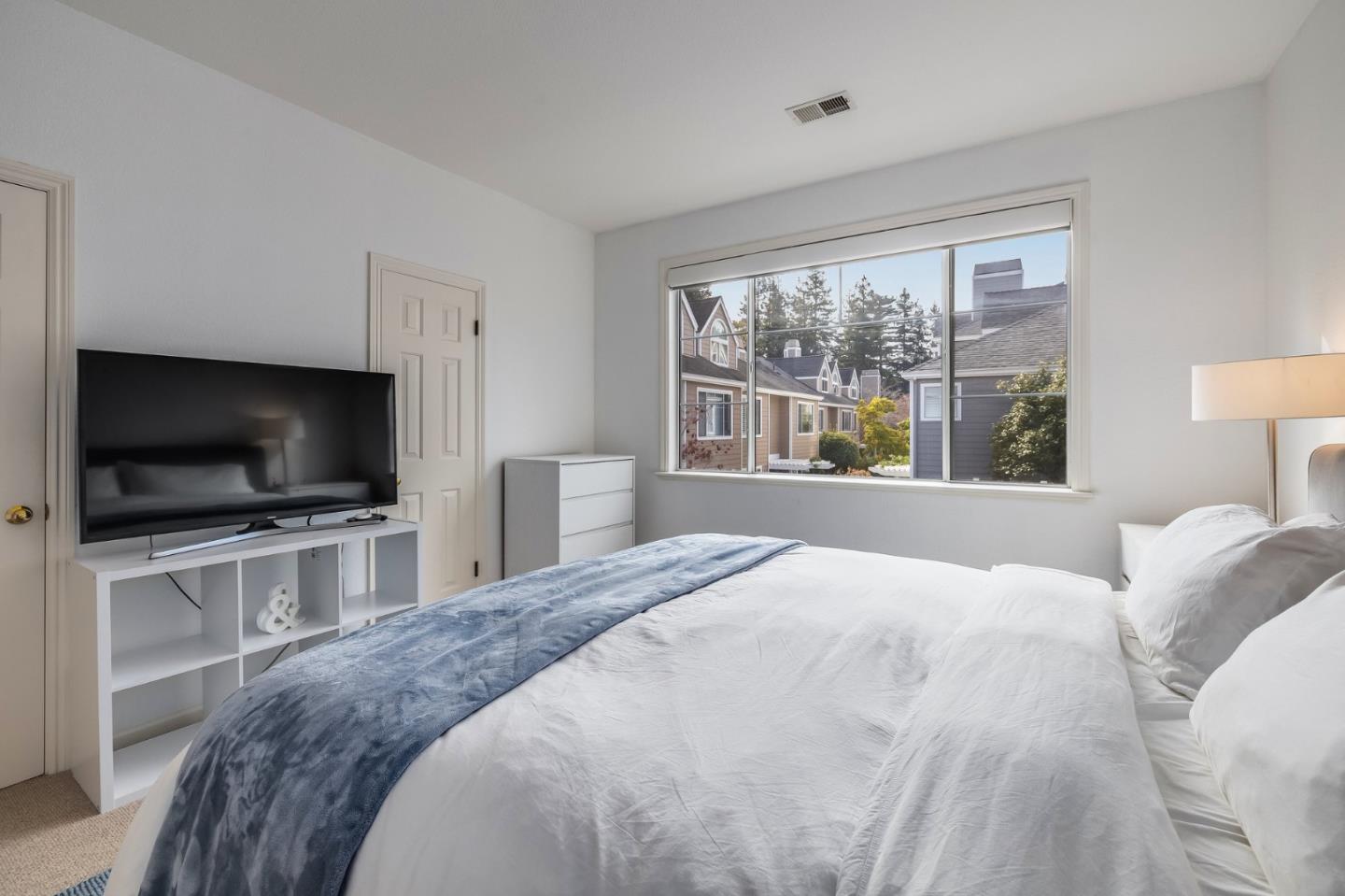 Detail Gallery Image 22 of 41 For 3421 El Camino Real #11,  Menlo Park,  CA 94027 - 3 Beds | 3/1 Baths