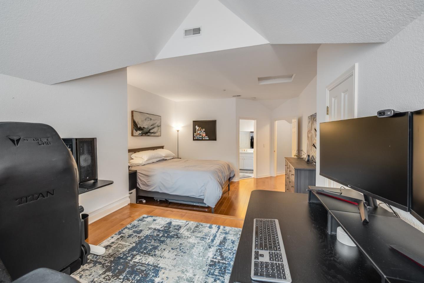 Detail Gallery Image 34 of 41 For 3421 El Camino Real #11,  Menlo Park,  CA 94027 - 3 Beds | 3/1 Baths