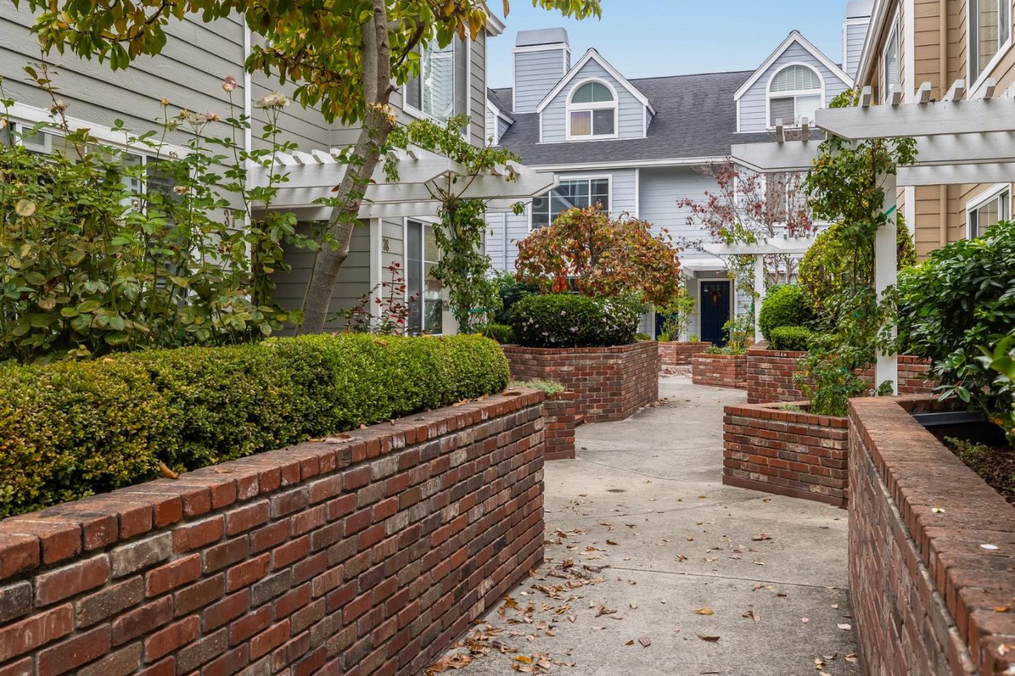 Detail Gallery Image 39 of 41 For 3421 El Camino Real #11,  Menlo Park,  CA 94027 - 3 Beds | 3/1 Baths