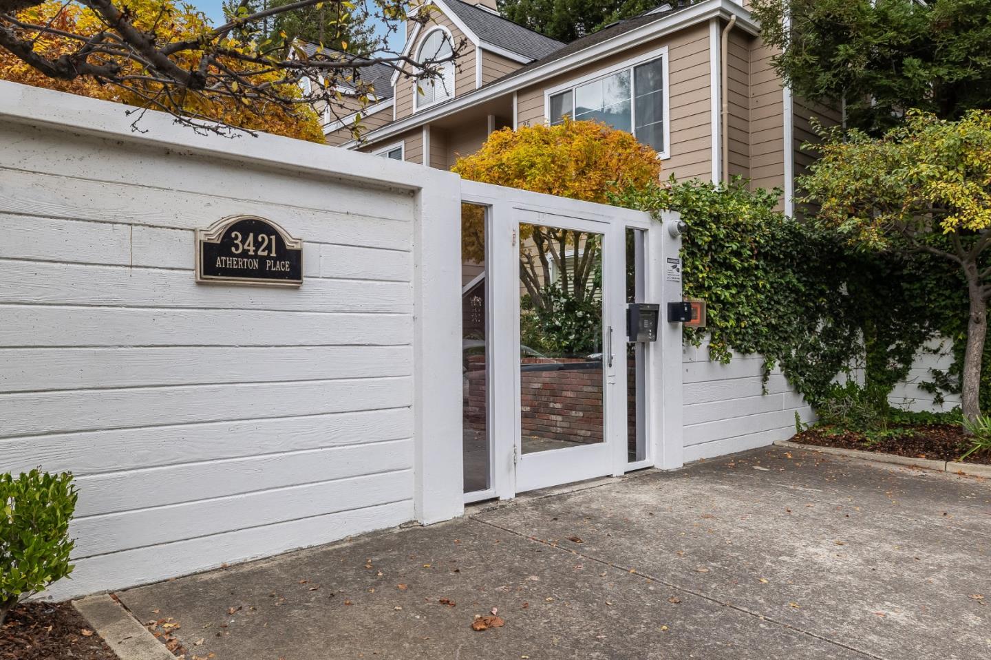 Detail Gallery Image 40 of 41 For 3421 El Camino Real #11,  Menlo Park,  CA 94027 - 3 Beds | 3/1 Baths