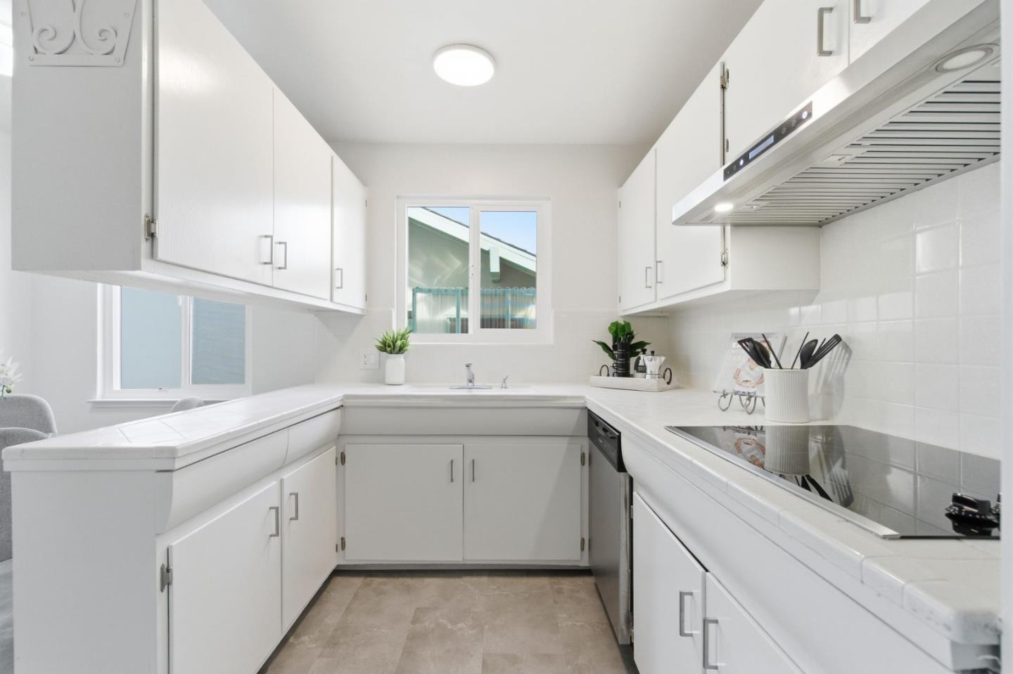 Detail Gallery Image 16 of 50 For 1322 Southgate Ave, Daly City,  CA 94015 - 3 Beds | 2 Baths