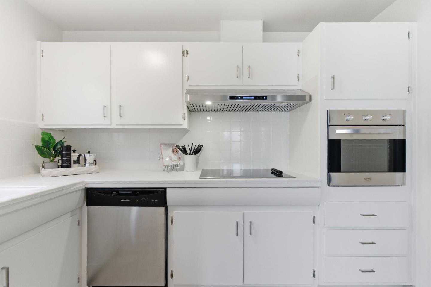 Detail Gallery Image 19 of 50 For 1322 Southgate Ave, Daly City,  CA 94015 - 3 Beds | 2 Baths