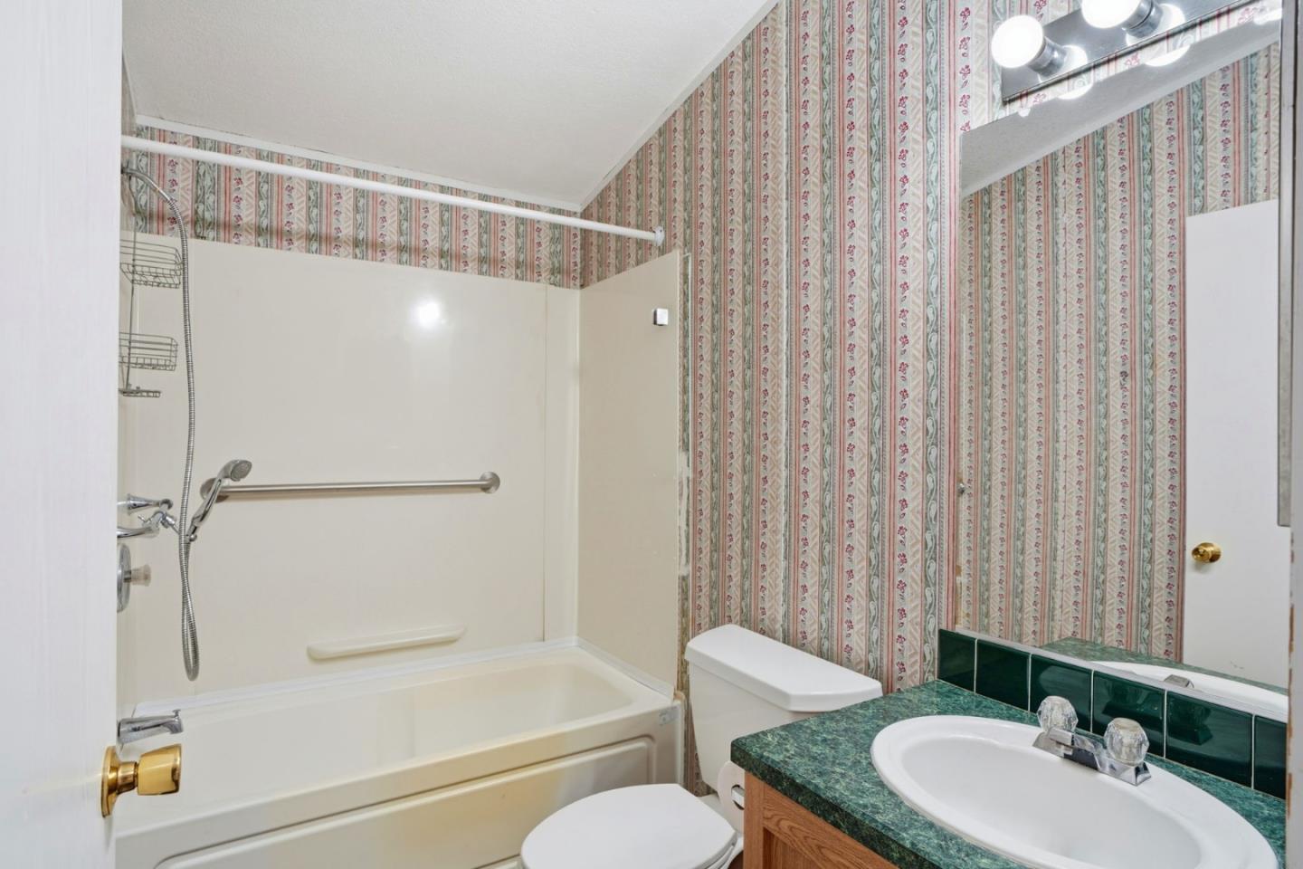 Detail Gallery Image 17 of 25 For 55 San Juan Grade Rd #17,  Salinas,  CA 93906 - 2 Beds | 2 Baths
