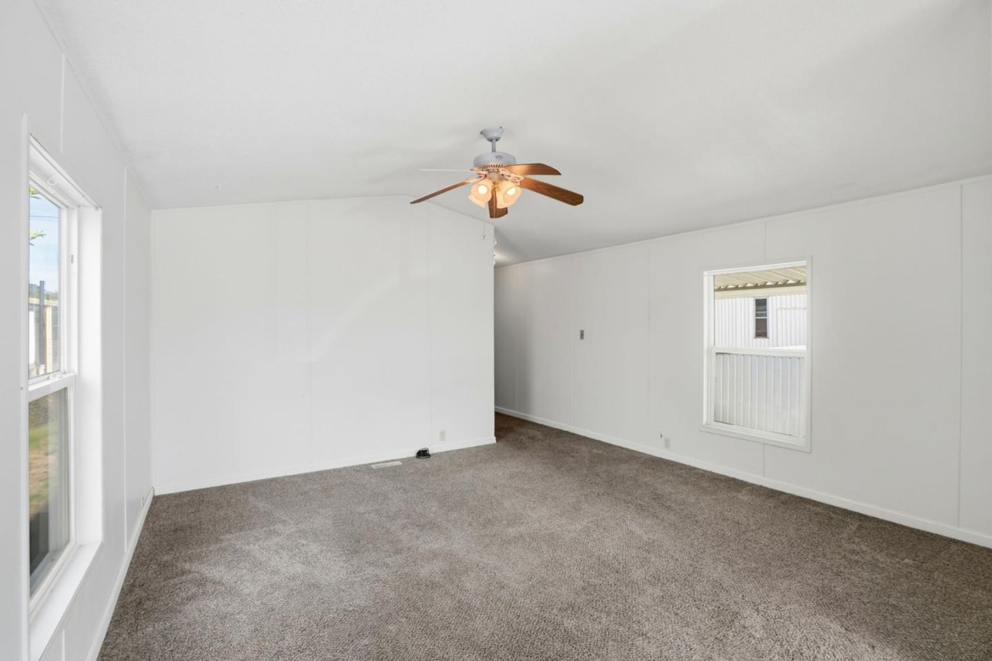 Detail Gallery Image 7 of 25 For 55 San Juan Grade Rd #17,  Salinas,  CA 93906 - 2 Beds | 2 Baths