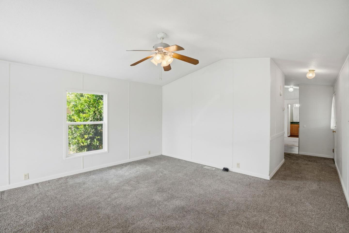 Detail Gallery Image 8 of 25 For 55 San Juan Grade Rd #17,  Salinas,  CA 93906 - 2 Beds | 2 Baths