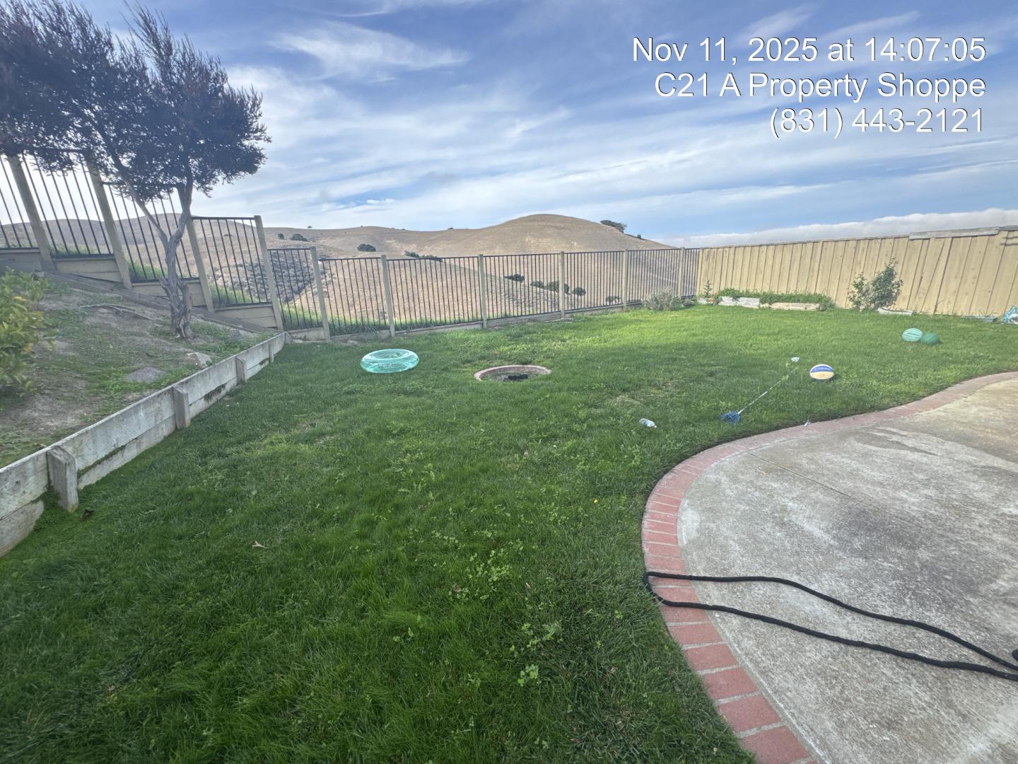 Detail Gallery Image 9 of 9 For 26438 Honor Ln, Salinas,  CA 93908 - 3 Beds | 2/1 Baths