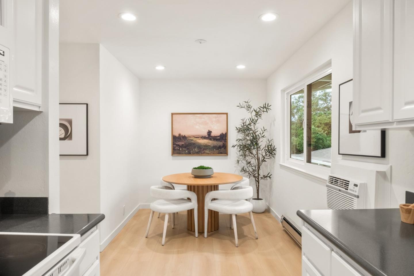 Detail Gallery Image 10 of 40 For 1070 Mercedes Ave #24,  Los Altos,  CA 94022 - 2 Beds | 2 Baths