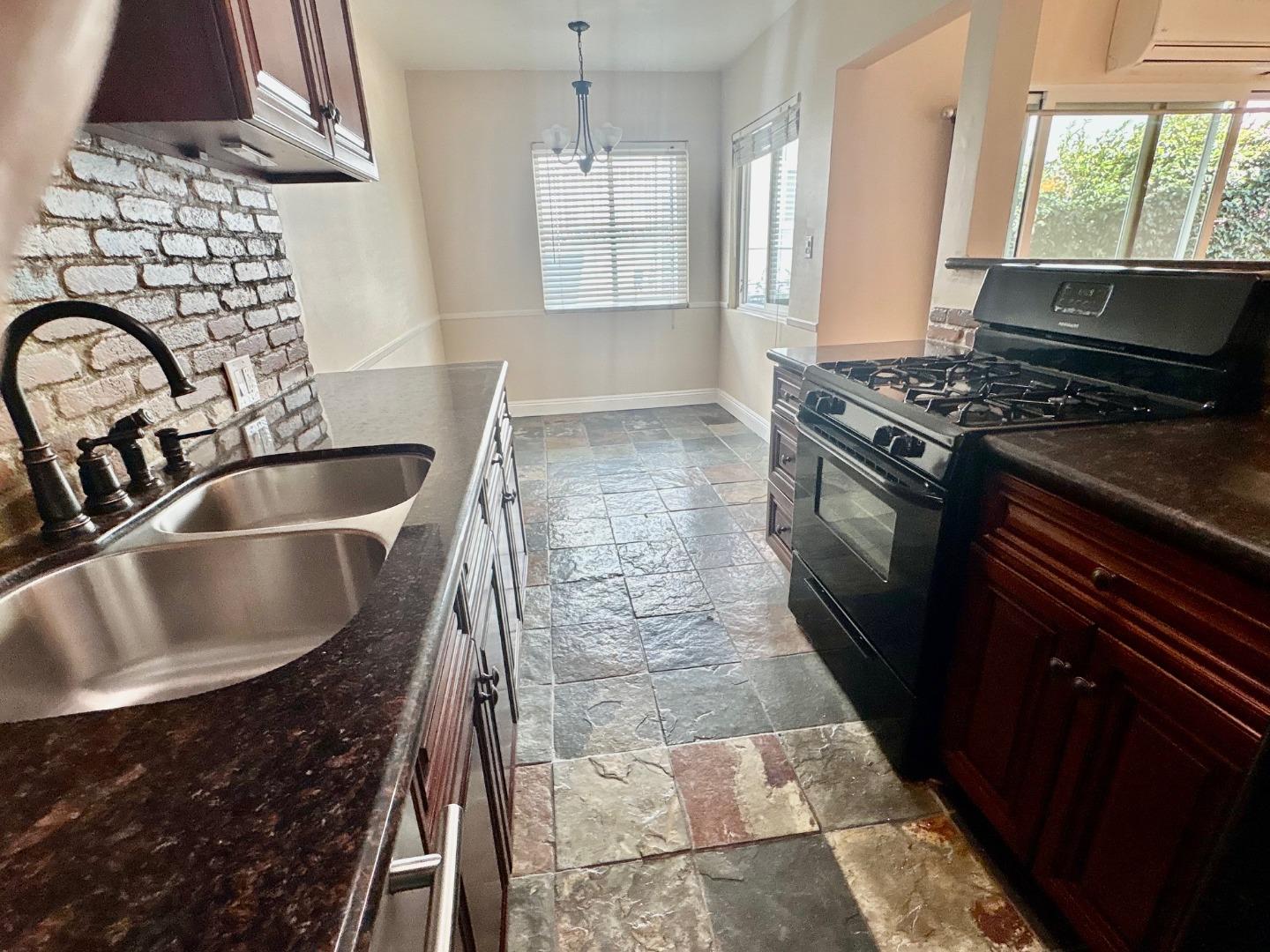 Detail Gallery Image 16 of 31 For 11719 Mayfield Ave Apt 1,  Los Angeles,  CA 90049 - 2 Beds | 1 Baths