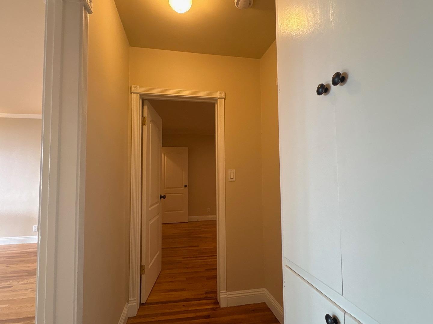 Detail Gallery Image 20 of 31 For 11719 Mayfield Ave Apt 1,  Los Angeles,  CA 90049 - 2 Beds | 1 Baths