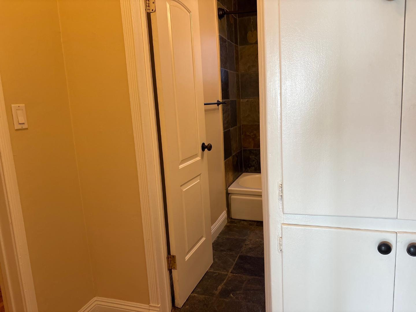 Detail Gallery Image 23 of 31 For 11719 Mayfield Ave Apt 1,  Los Angeles,  CA 90049 - 2 Beds | 1 Baths