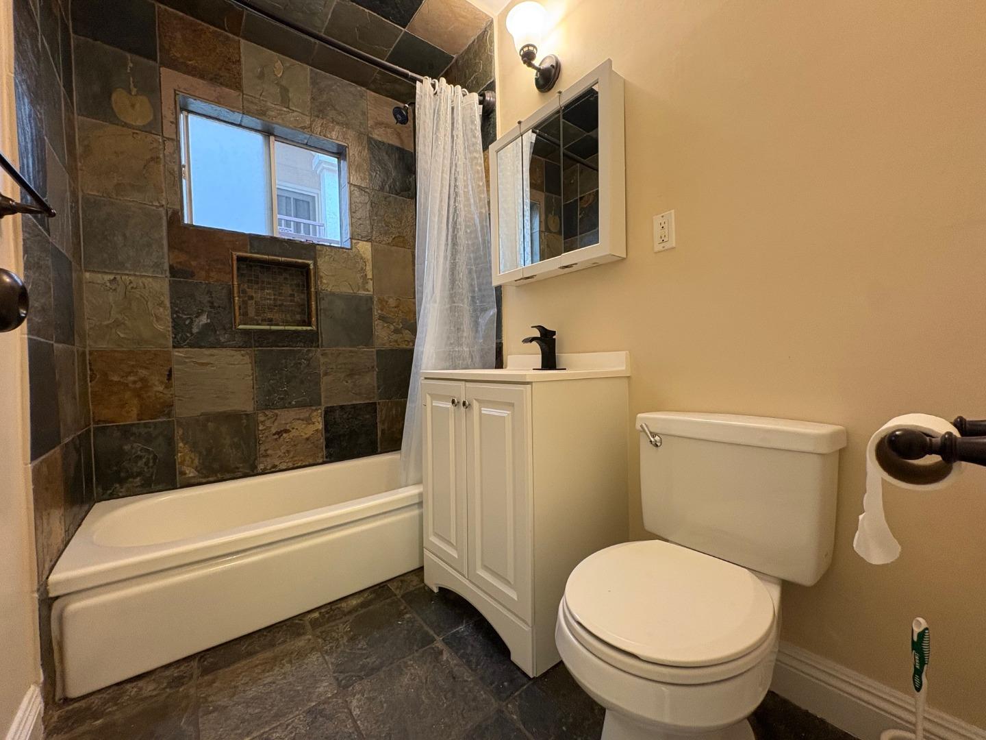 Detail Gallery Image 25 of 31 For 11719 Mayfield Ave Apt 1,  Los Angeles,  CA 90049 - 2 Beds | 1 Baths