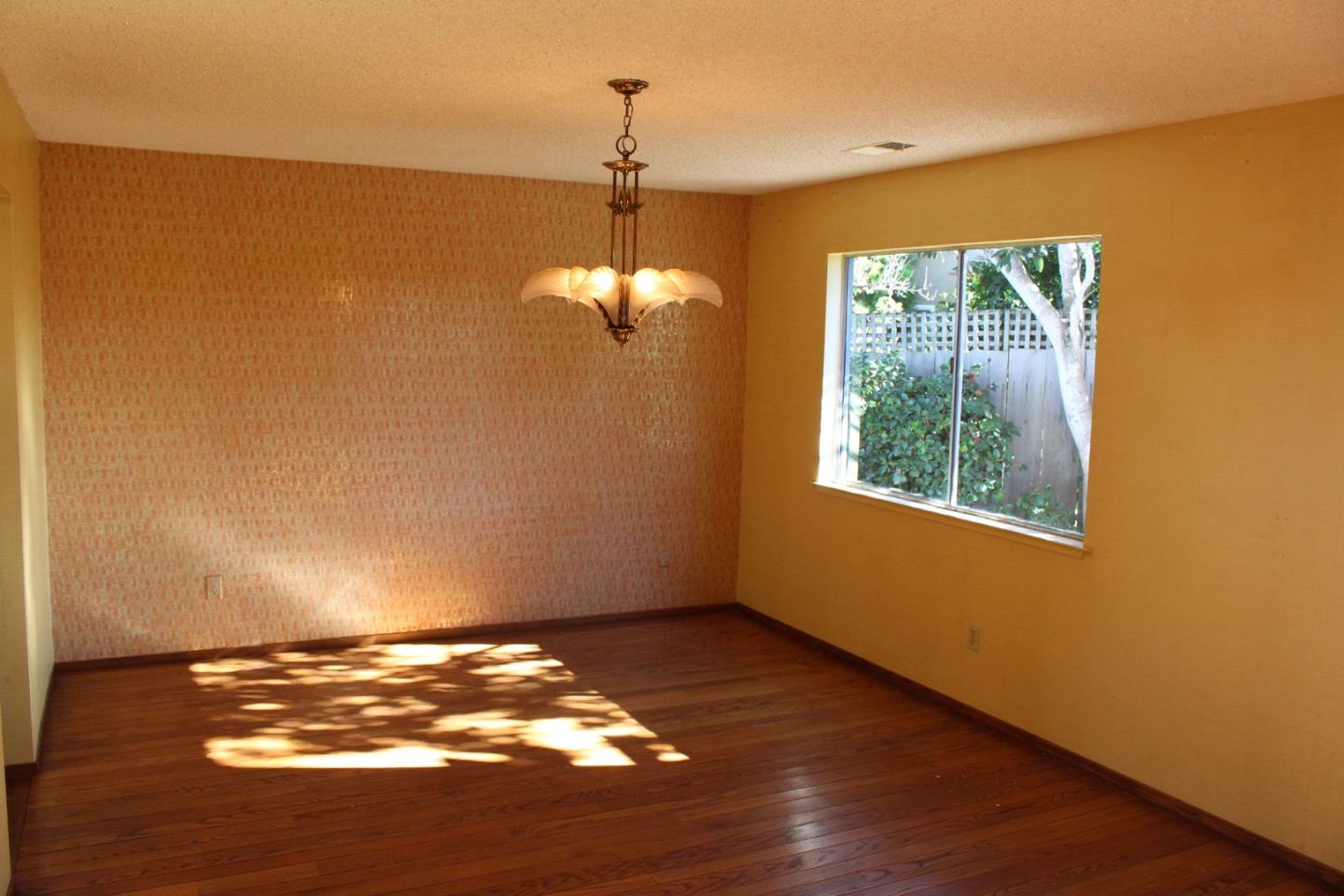 Detail Gallery Image 4 of 15 For 738 Cynthia Ct, Watsonville,  CA 95076 - 2 Beds | 2 Baths