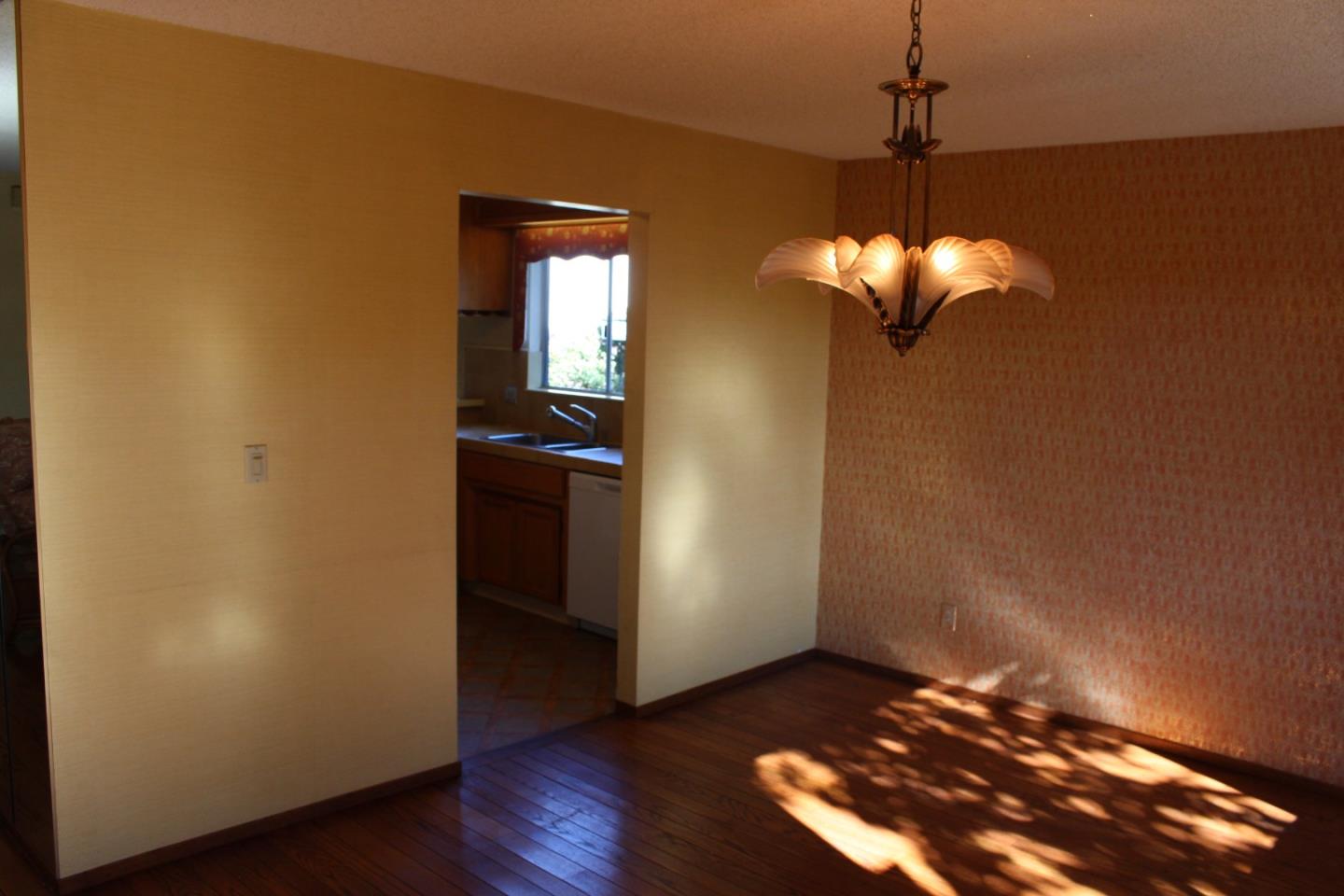 Detail Gallery Image 5 of 15 For 738 Cynthia Ct, Watsonville,  CA 95076 - 2 Beds | 2 Baths