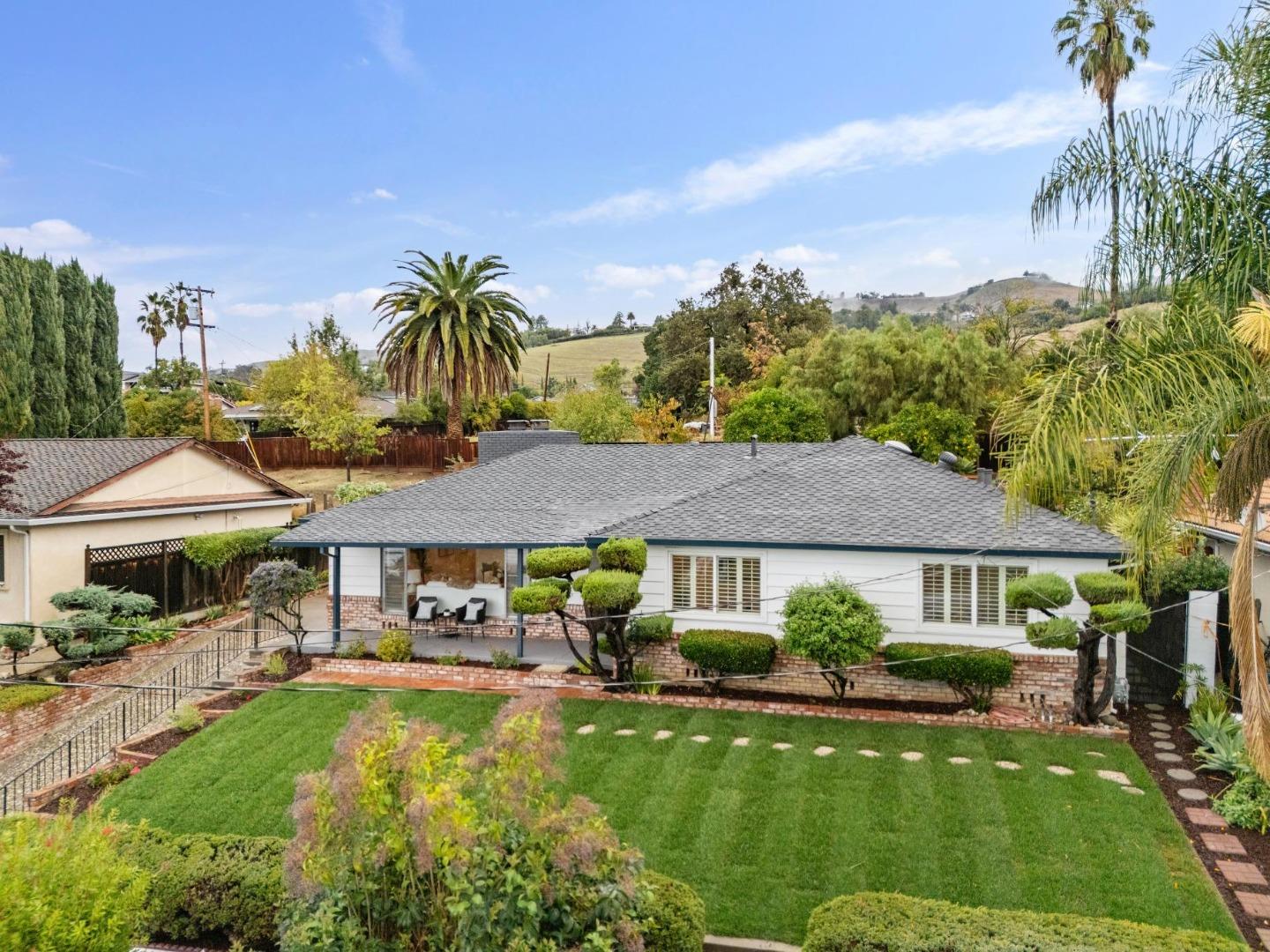 Detail Gallery Image 3 of 84 For 386 Fleming Ave, San Jose,  CA 95127 - 3 Beds | 2 Baths