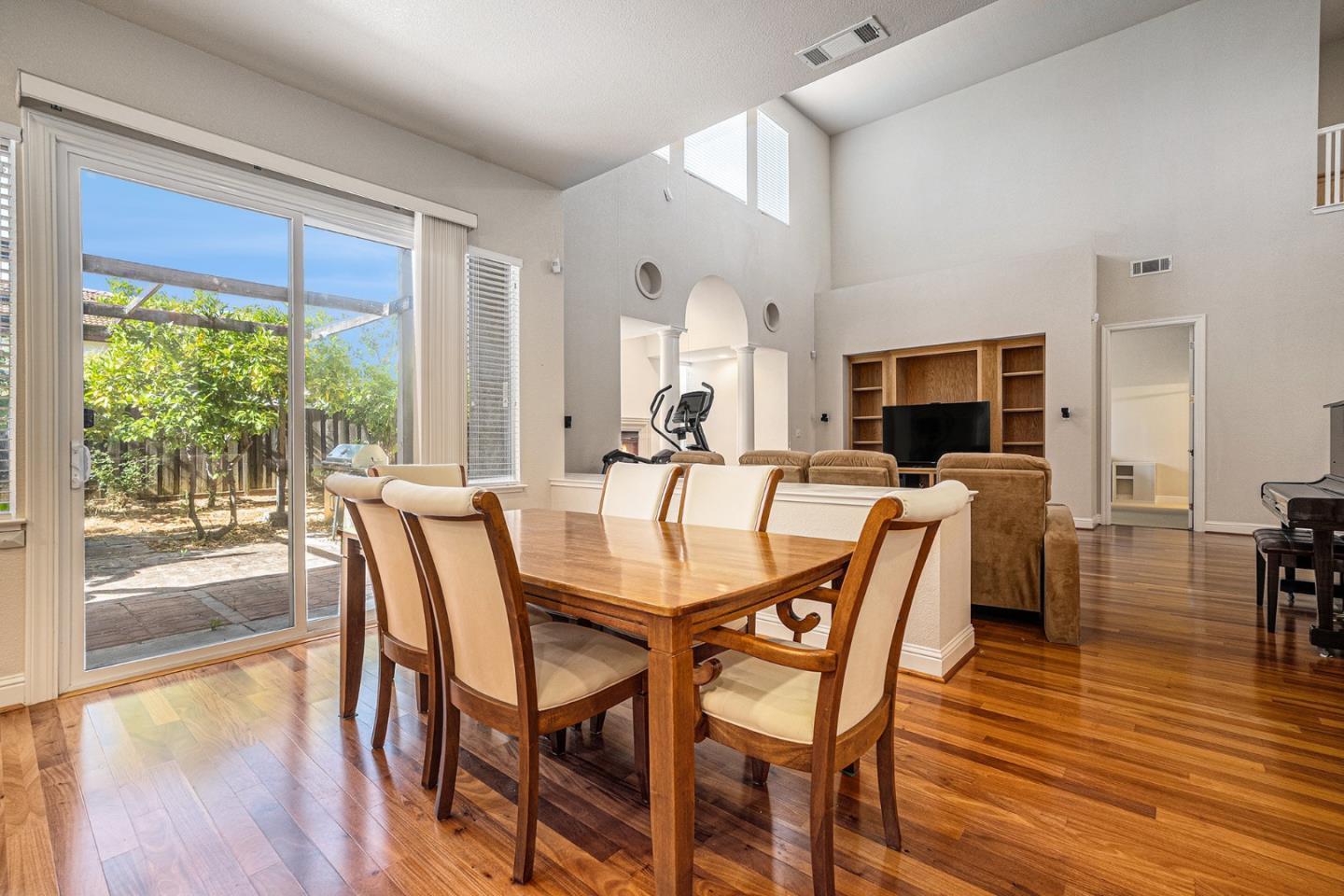 Detail Gallery Image 13 of 53 For 1964 Finger Peak Way, Antioch,  CA 94531 - 5 Beds | 5/1 Baths