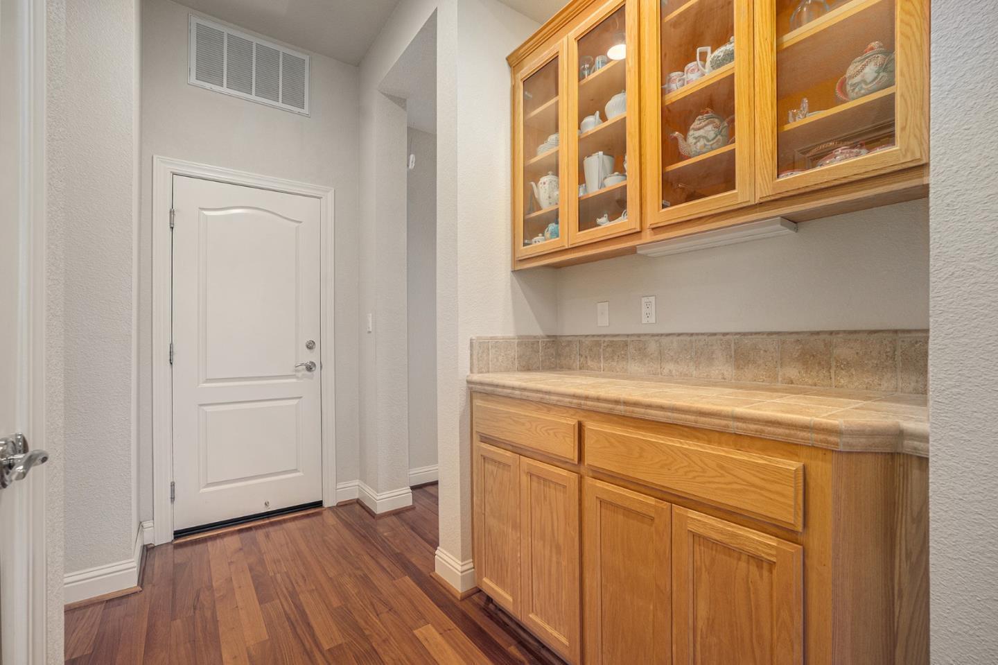 Detail Gallery Image 17 of 53 For 1964 Finger Peak Way, Antioch,  CA 94531 - 5 Beds | 5/1 Baths