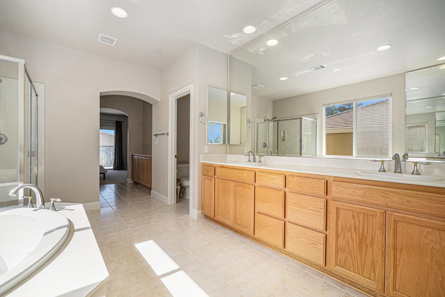 Detail Gallery Image 24 of 53 For 1964 Finger Peak Way, Antioch,  CA 94531 - 5 Beds | 5/1 Baths