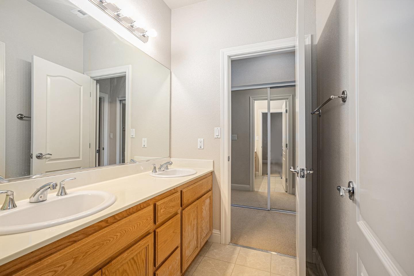 Detail Gallery Image 31 of 53 For 1964 Finger Peak Way, Antioch,  CA 94531 - 5 Beds | 5/1 Baths