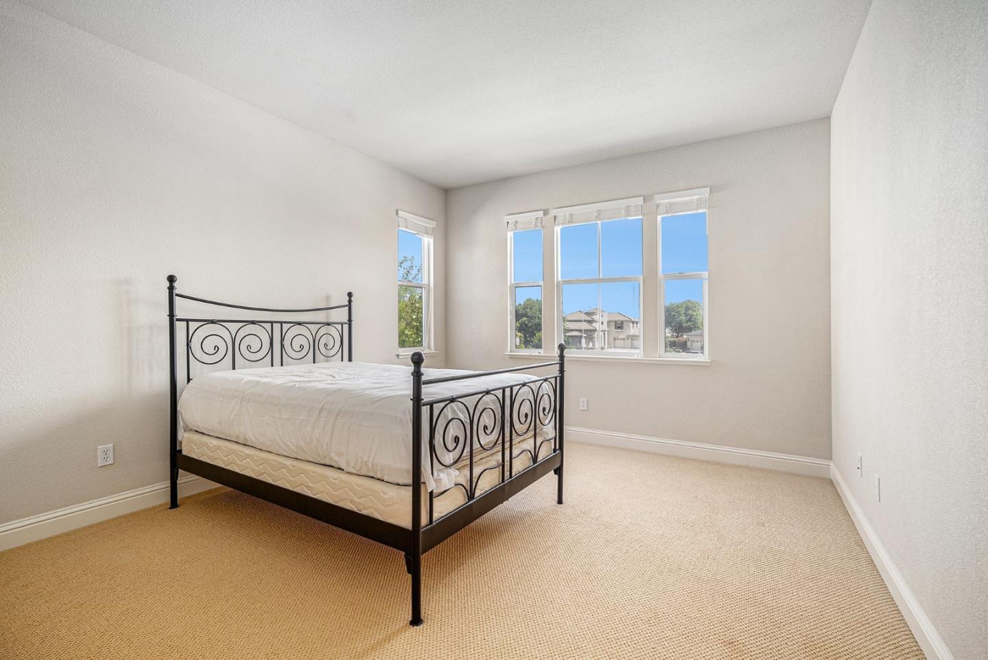 Detail Gallery Image 33 of 53 For 1964 Finger Peak Way, Antioch,  CA 94531 - 5 Beds | 5/1 Baths