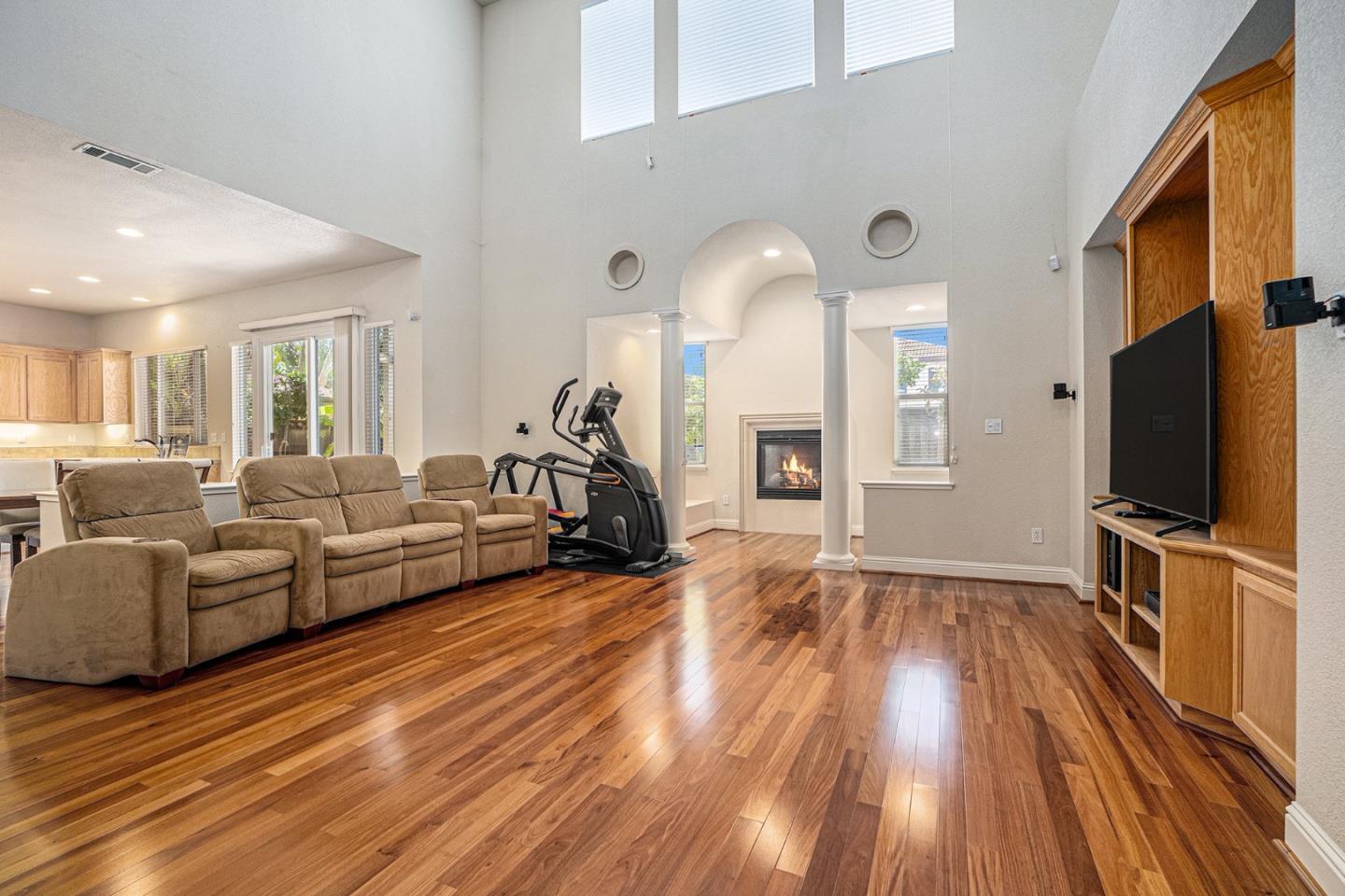 Detail Gallery Image 7 of 53 For 1964 Finger Peak Way, Antioch,  CA 94531 - 5 Beds | 5/1 Baths