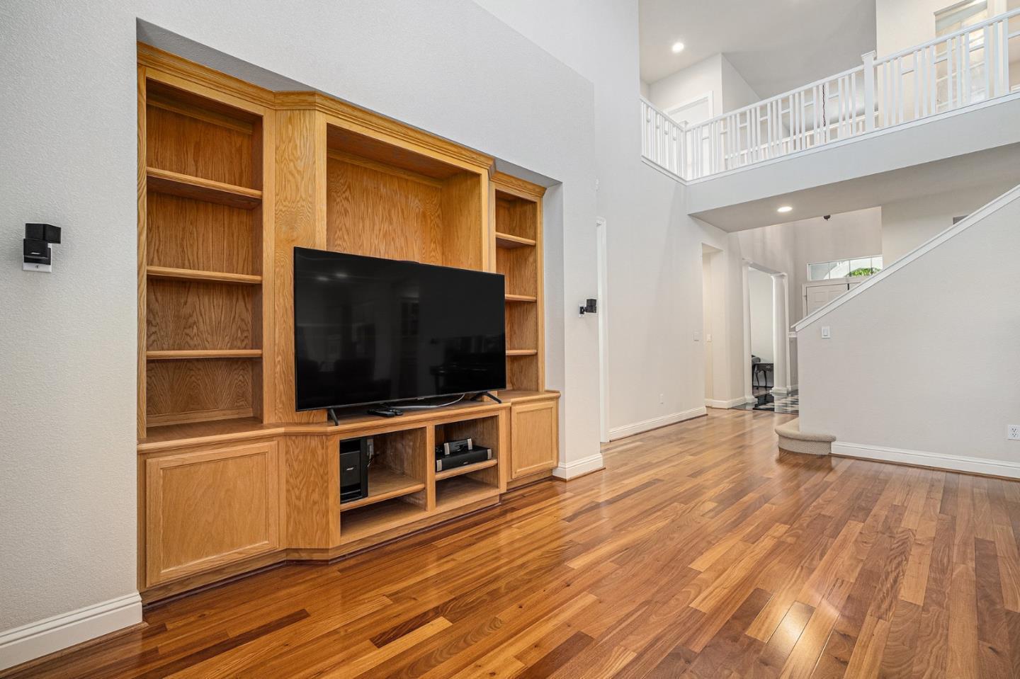 Detail Gallery Image 8 of 53 For 1964 Finger Peak Way, Antioch,  CA 94531 - 5 Beds | 5/1 Baths