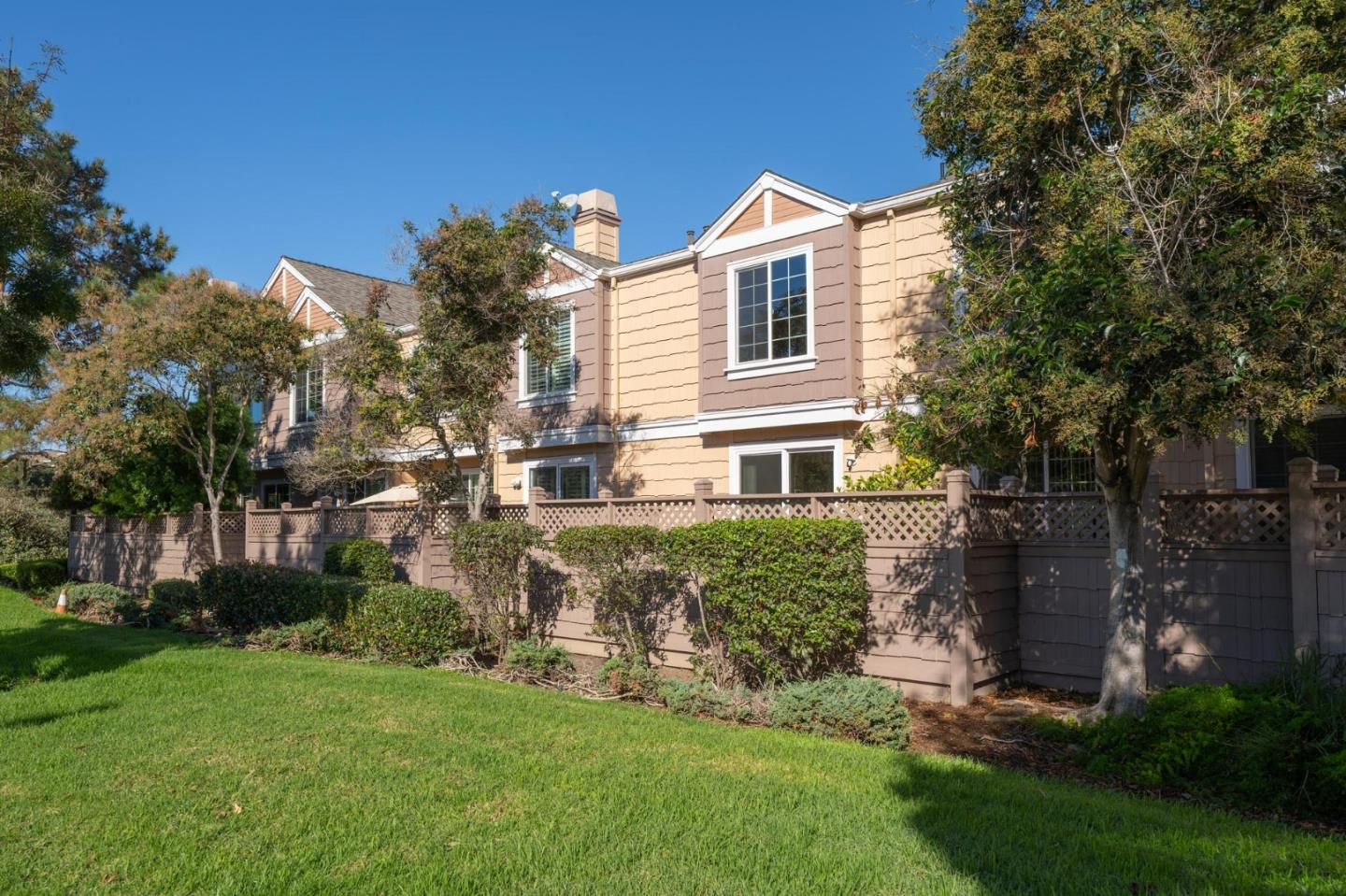 Detail Gallery Image 21 of 23 For 106 Camerota Way, Redwood Shores,  CA 94065 - 3 Beds | 2/1 Baths