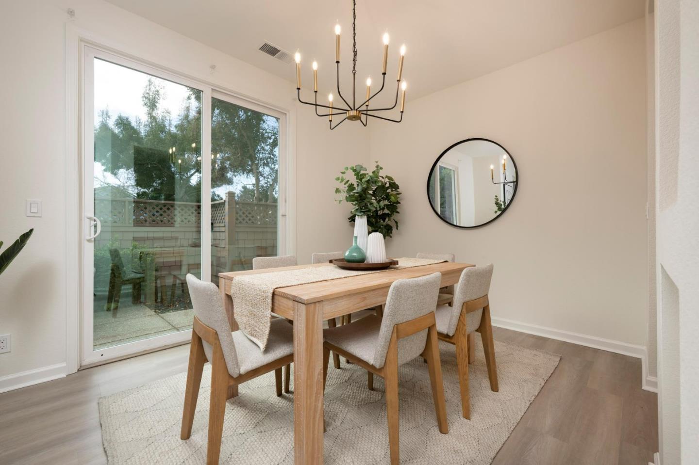 Detail Gallery Image 9 of 23 For 106 Camerota Way, Redwood Shores,  CA 94065 - 3 Beds | 2/1 Baths