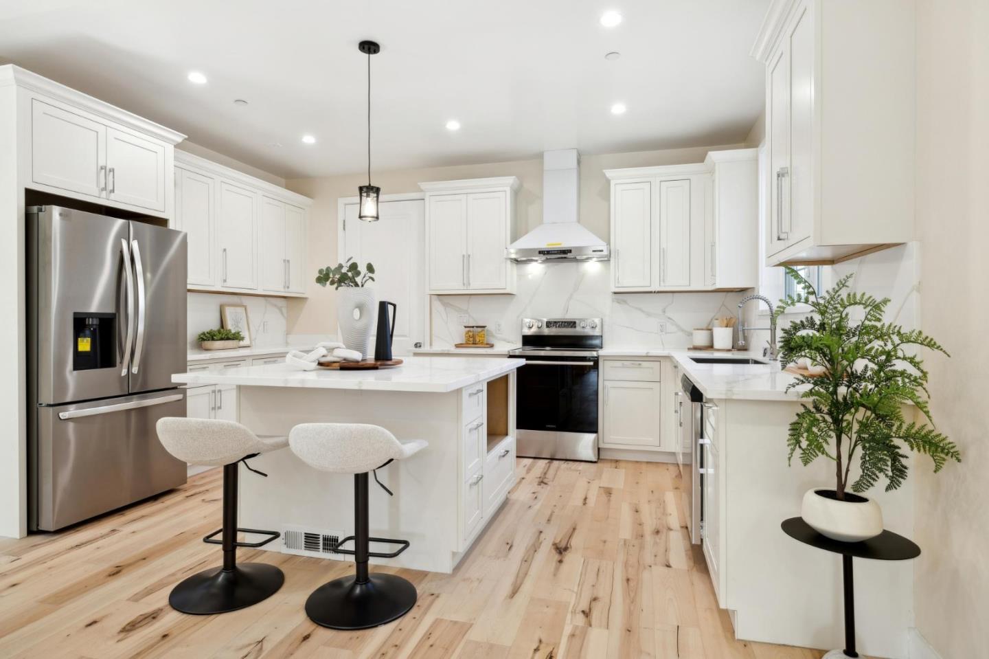 Detail Gallery Image 10 of 45 For 121 S Fremont St, San Mateo,  CA 94401 - 4 Beds | 5 Baths