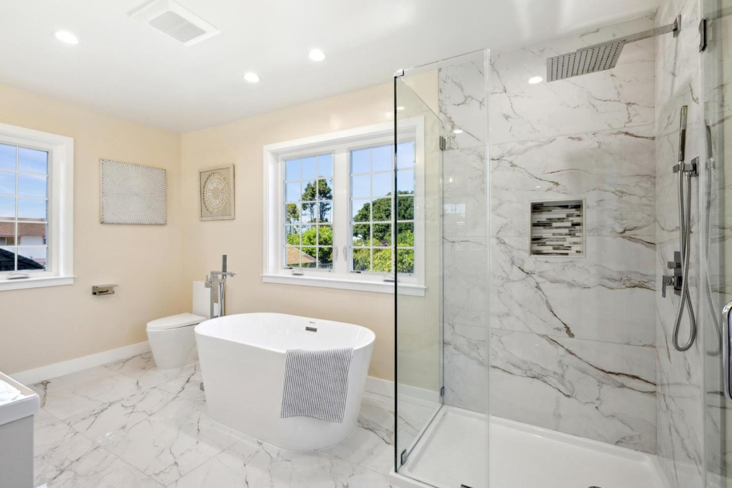 Detail Gallery Image 23 of 45 For 121 S Fremont St, San Mateo,  CA 94401 - 4 Beds | 5 Baths