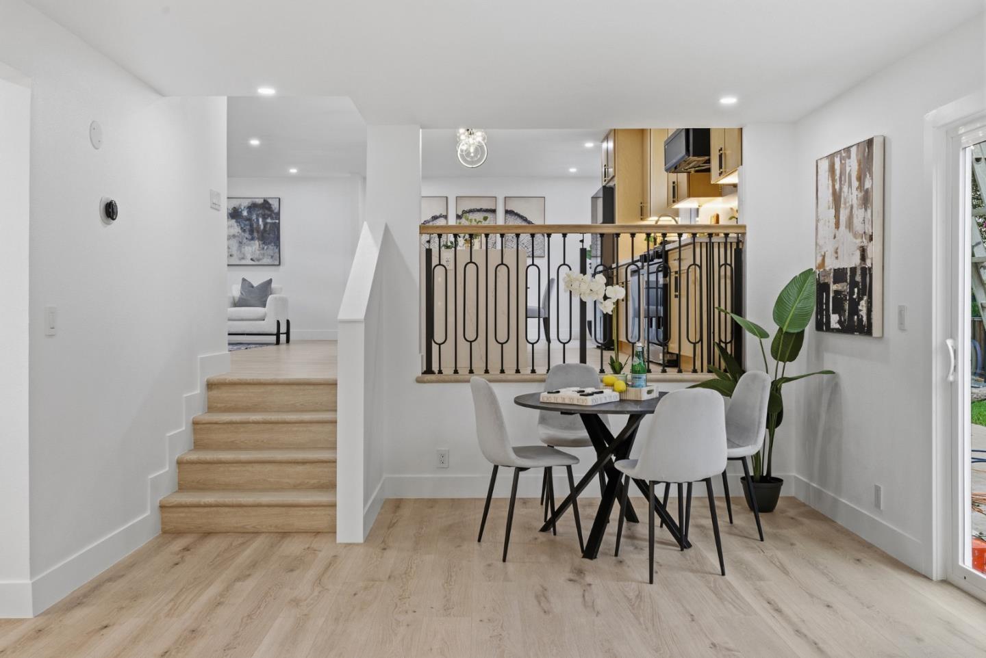 Detail Gallery Image 11 of 50 For 422 Liquidambar Way, Sunnyvale,  CA 94086 - 4 Beds | 2/1 Baths