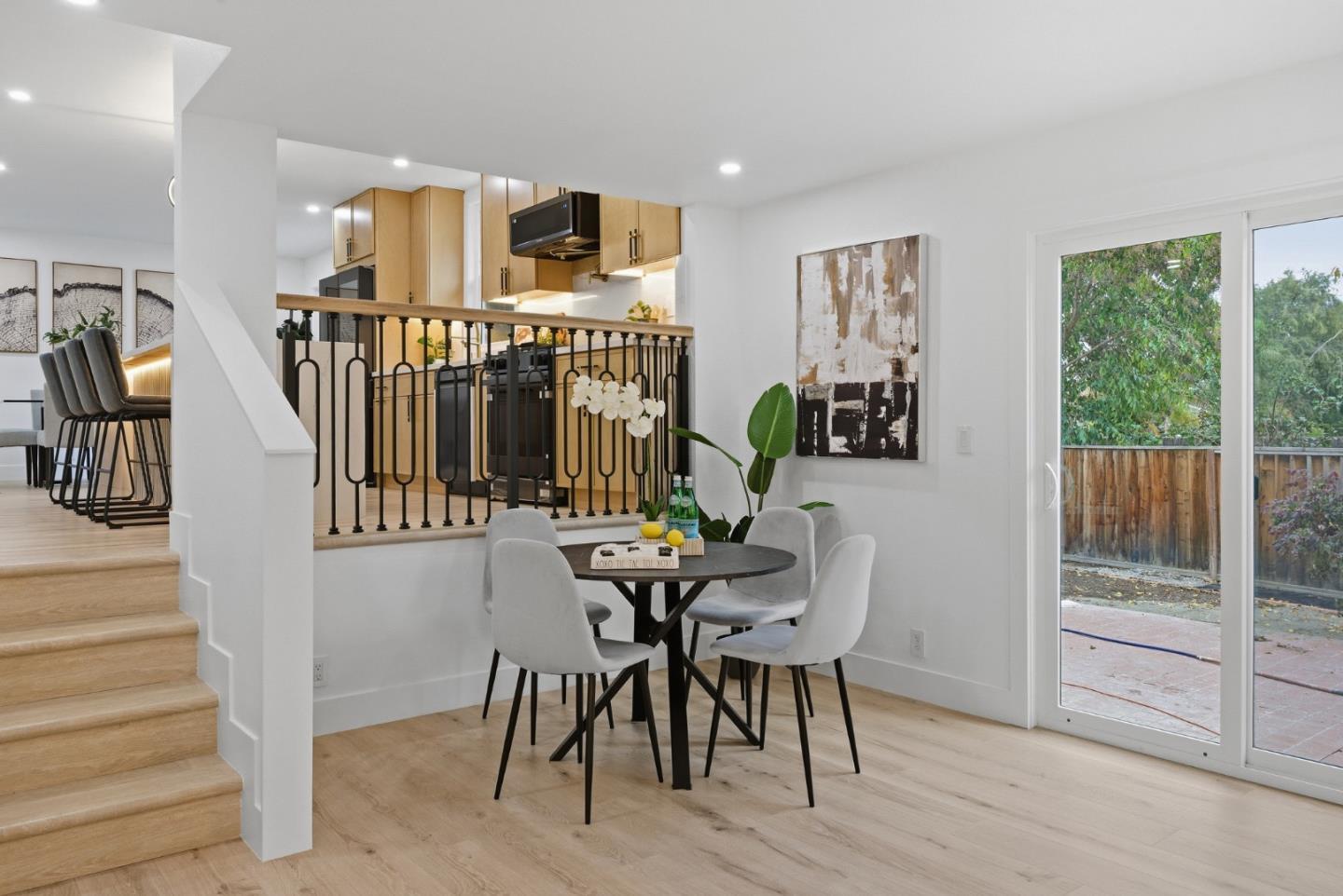 Detail Gallery Image 12 of 50 For 422 Liquidambar Way, Sunnyvale,  CA 94086 - 4 Beds | 2/1 Baths