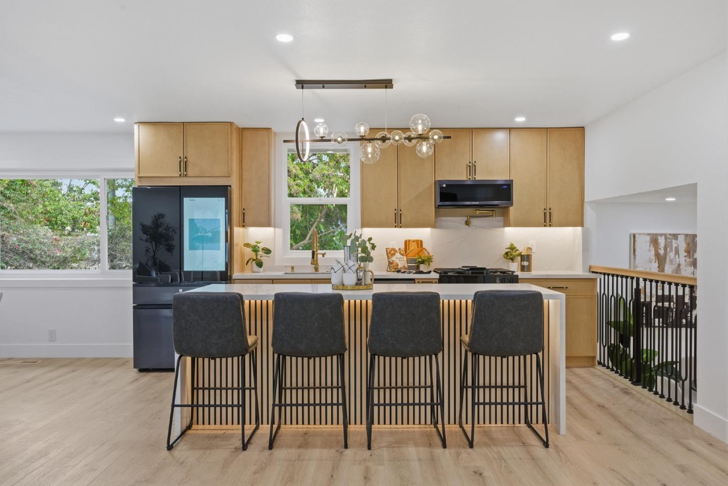 Detail Gallery Image 13 of 50 For 422 Liquidambar Way, Sunnyvale,  CA 94086 - 4 Beds | 2/1 Baths