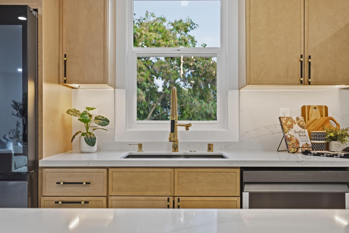 Detail Gallery Image 20 of 50 For 422 Liquidambar Way, Sunnyvale,  CA 94086 - 4 Beds | 2/1 Baths