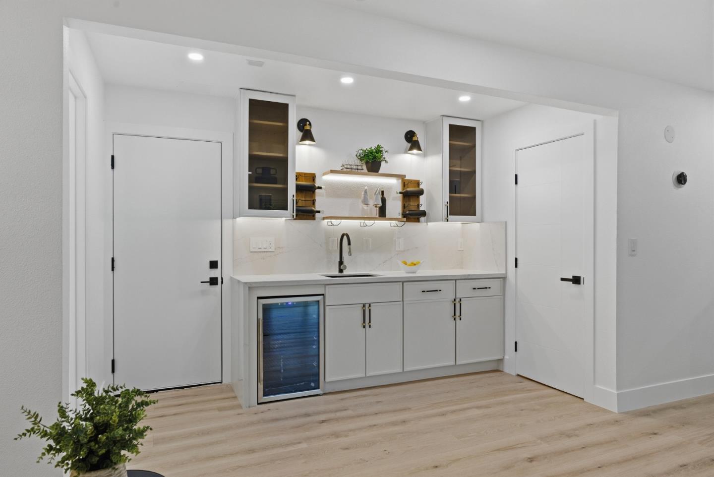 Detail Gallery Image 21 of 50 For 422 Liquidambar Way, Sunnyvale,  CA 94086 - 4 Beds | 2/1 Baths