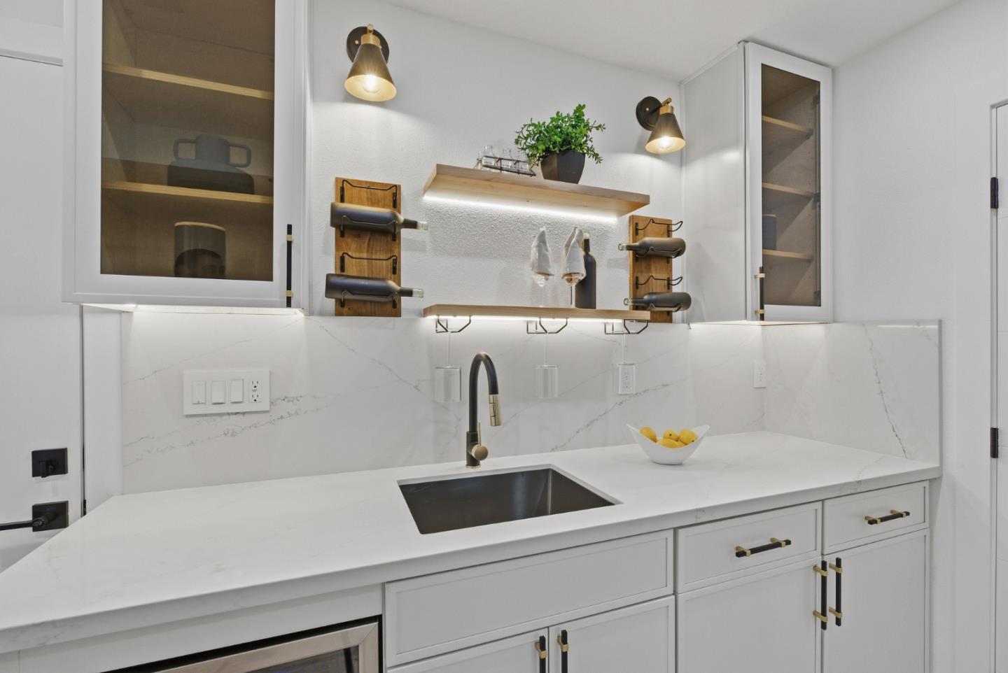 Detail Gallery Image 23 of 50 For 422 Liquidambar Way, Sunnyvale,  CA 94086 - 4 Beds | 2/1 Baths