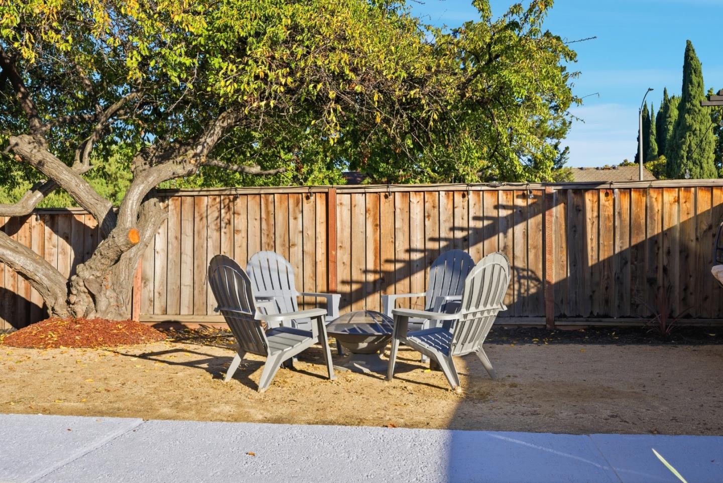 Detail Gallery Image 33 of 50 For 422 Liquidambar Way, Sunnyvale,  CA 94086 - 4 Beds | 2/1 Baths