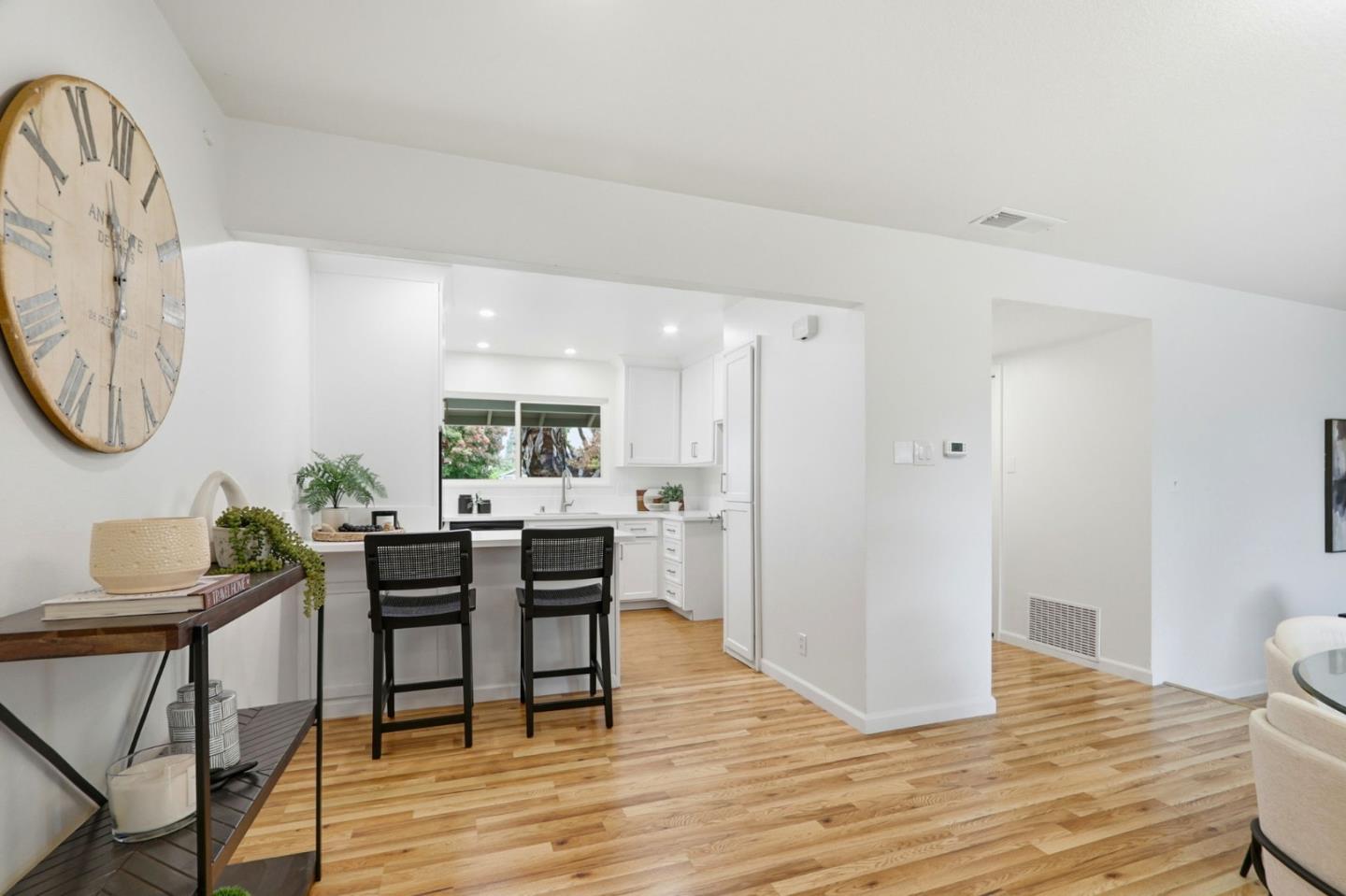 Detail Gallery Image 10 of 43 For 5027 Corbin Ave, San Jose,  CA 95118 - 4 Beds | 2 Baths