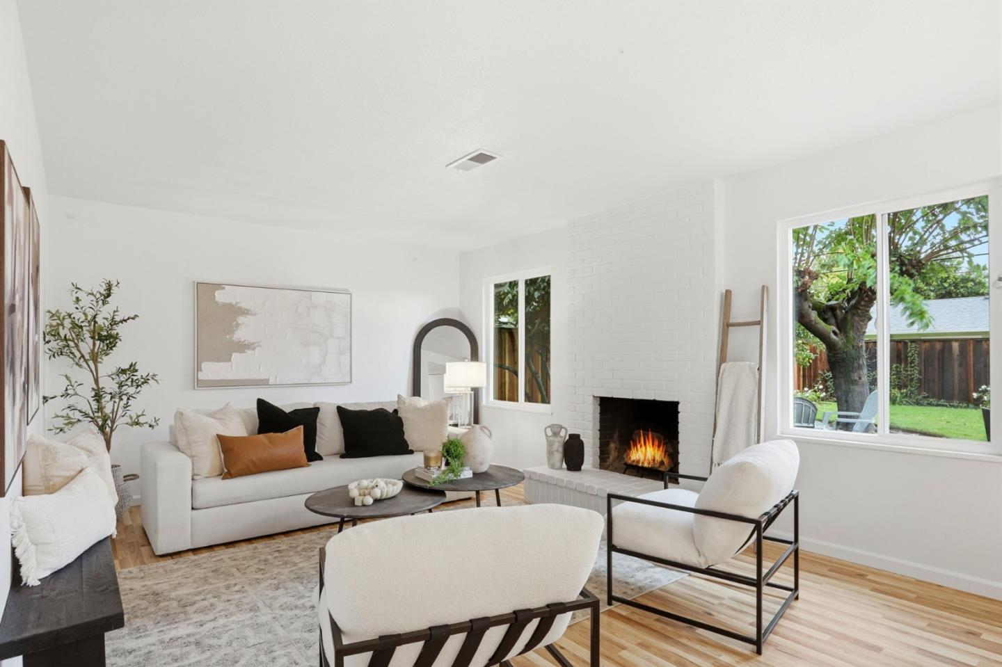 Detail Gallery Image 5 of 43 For 5027 Corbin Ave, San Jose,  CA 95118 - 4 Beds | 2 Baths